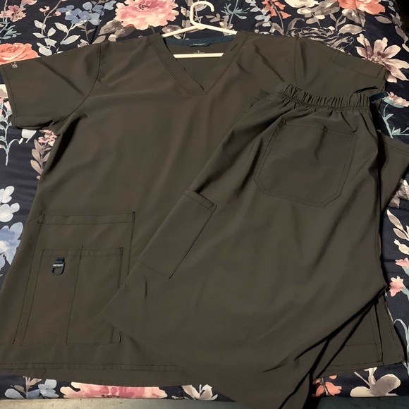 Carhartt Force Scrub Set • Size Large Regular